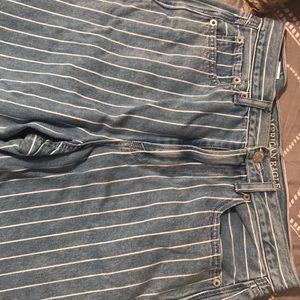 American eagle mom jeans